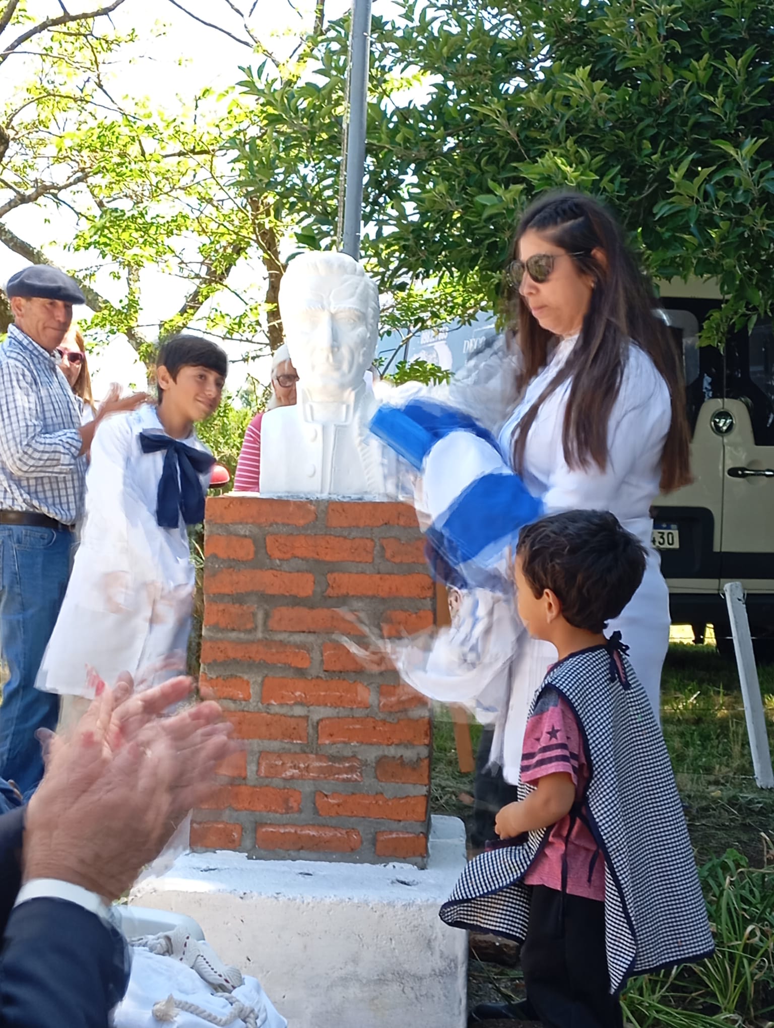 Escuela 40 de Colonia Aldeta celebró 50 años e inauguró el Busto de Artigas