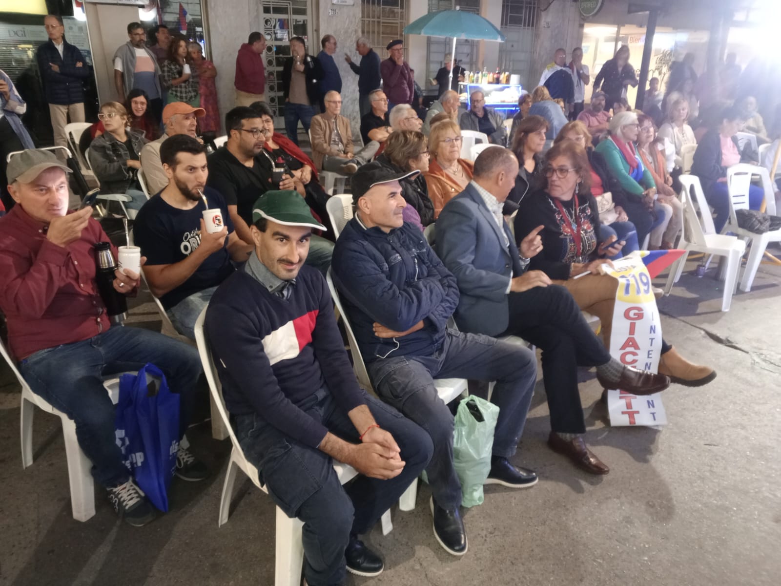 Giachetto realizó lanzamiento de campaña 4