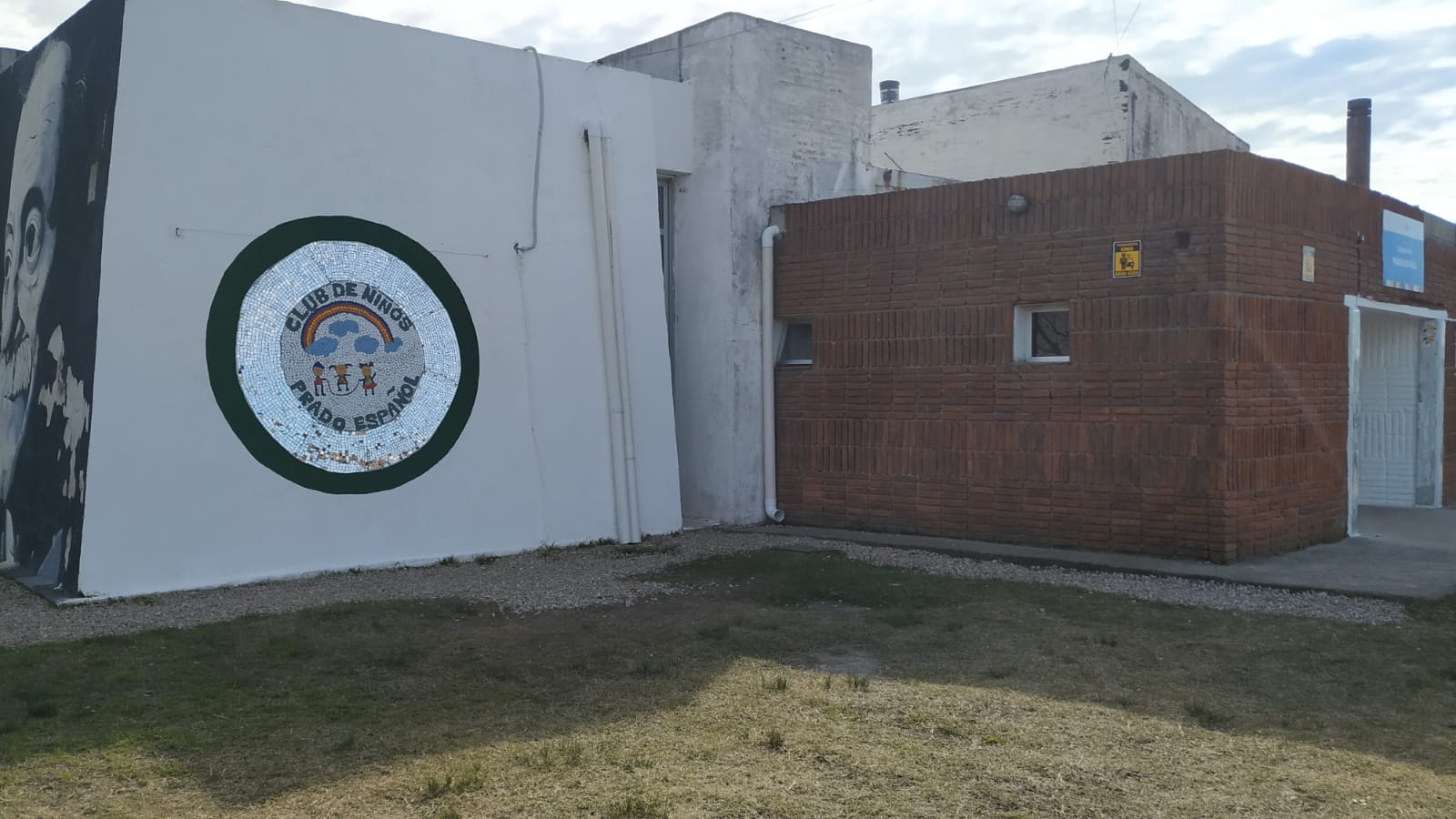 Grupo Reciclarte inauguró mosaico en el Club de Niños Prado Español1