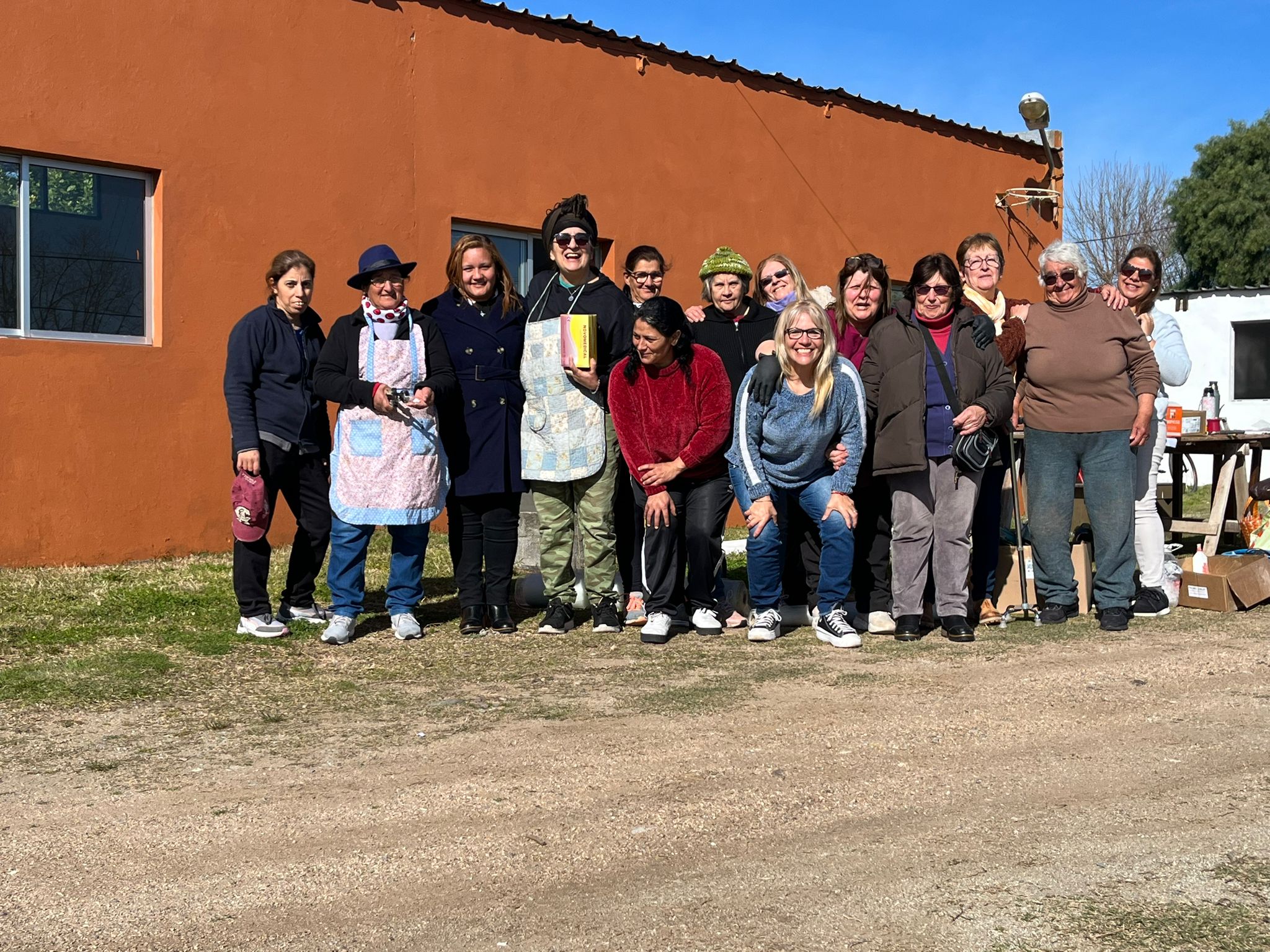 Grupo Reciclarte realiza mosaico en homenaje a los Bomberos 4