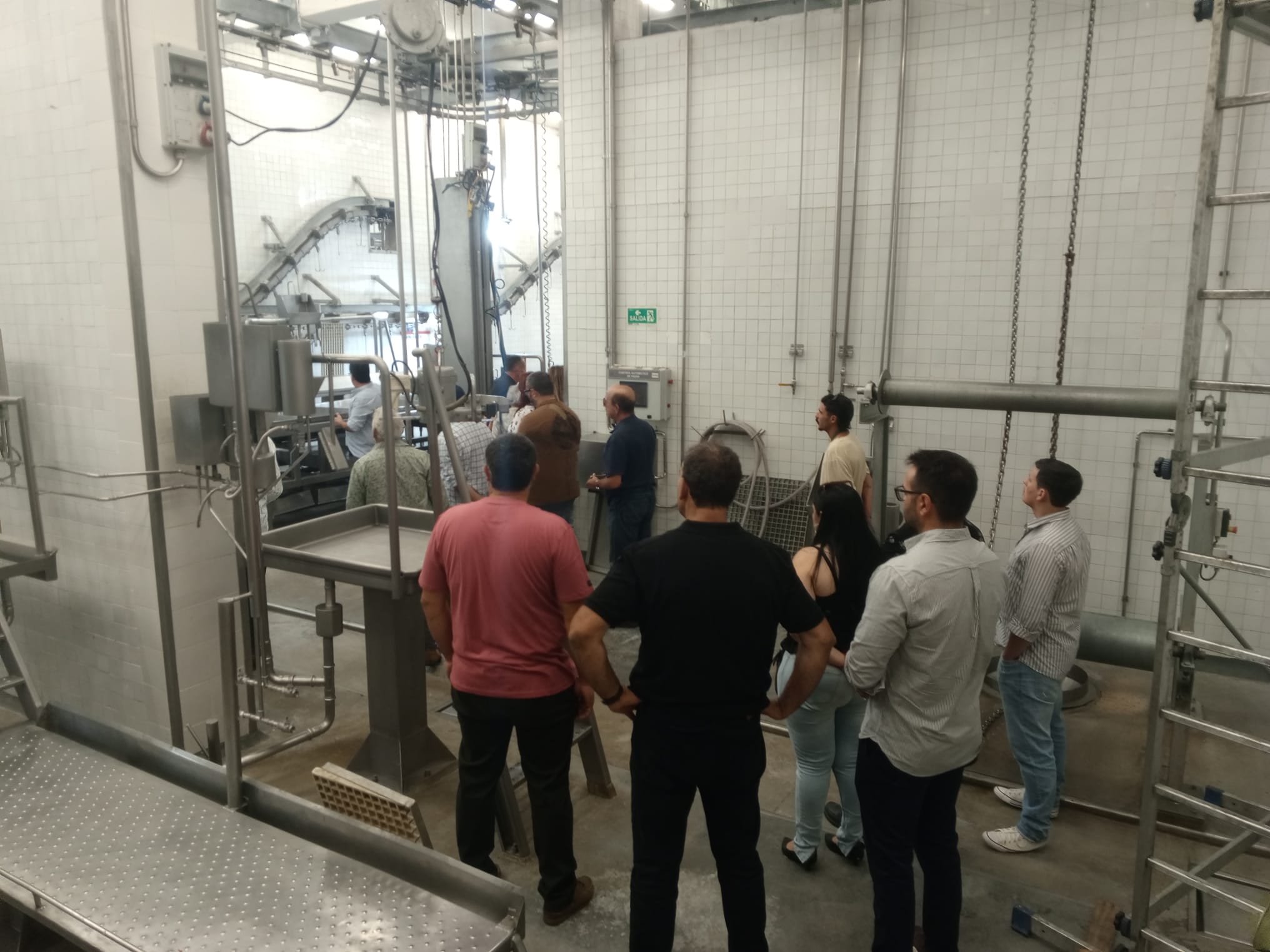 Grupo Saturno firmó el traspaso del Frigorífico Florida. Primera faena será en menos de un mes y trabajarán más de 70 personas. 3