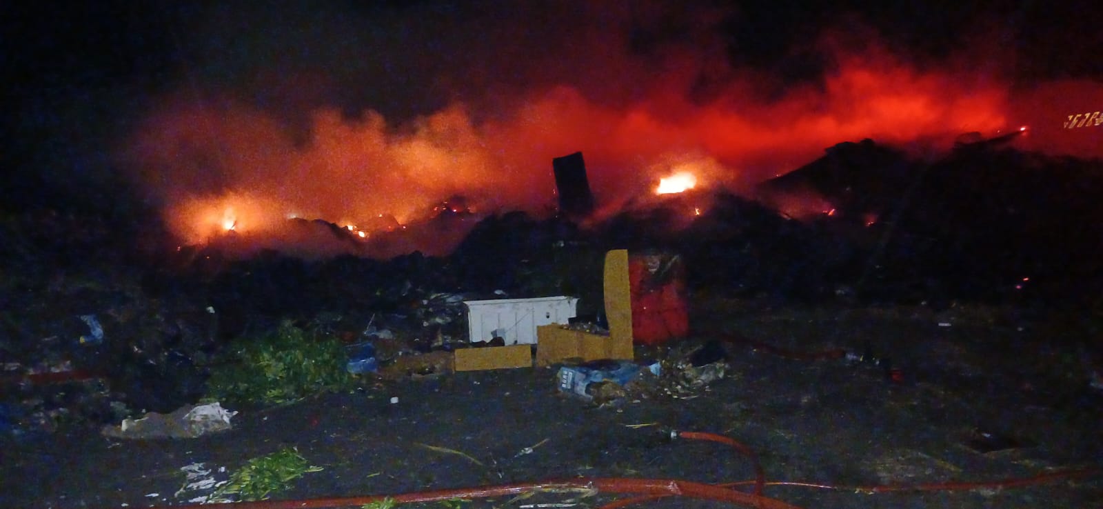 Incendio de campo en zona de ingreso a 25 de Mayo 2