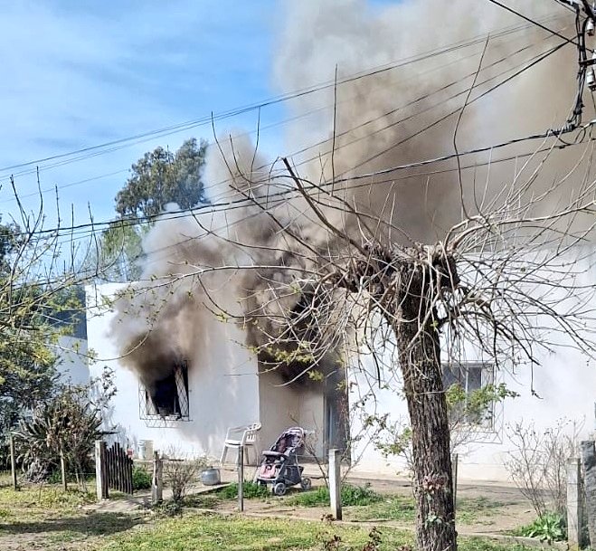 Incendio en vivienda de 25 de Mayo con pérdidas totales.1