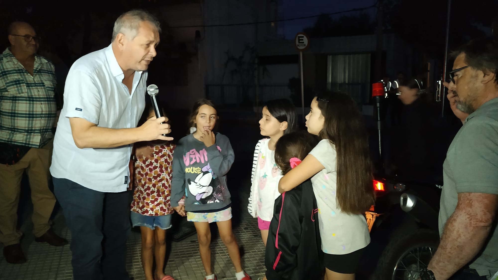 Intendencia inauguró nuevas luminarias 3