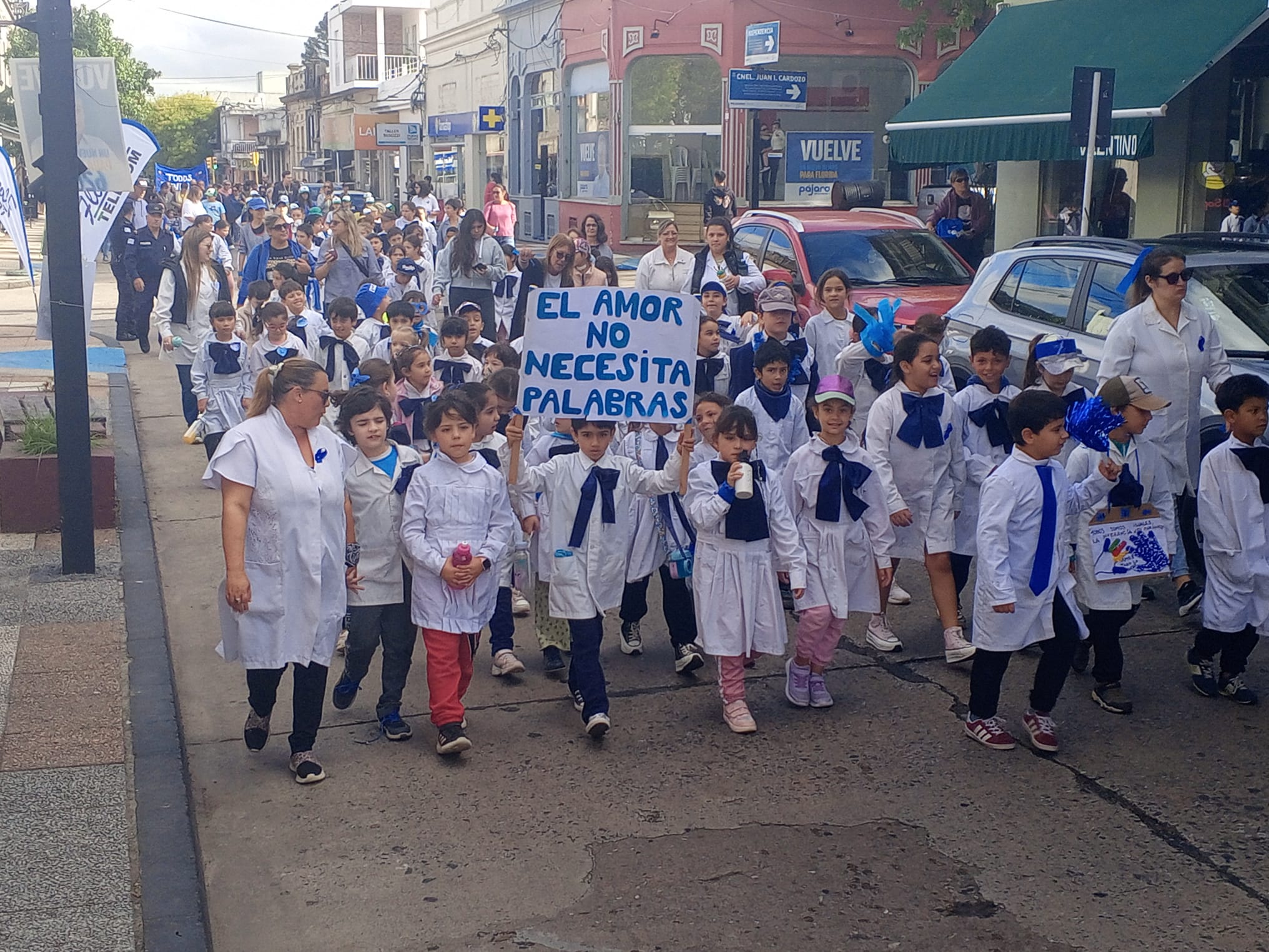 Marcha de RECREAR en el Mes del Autismo