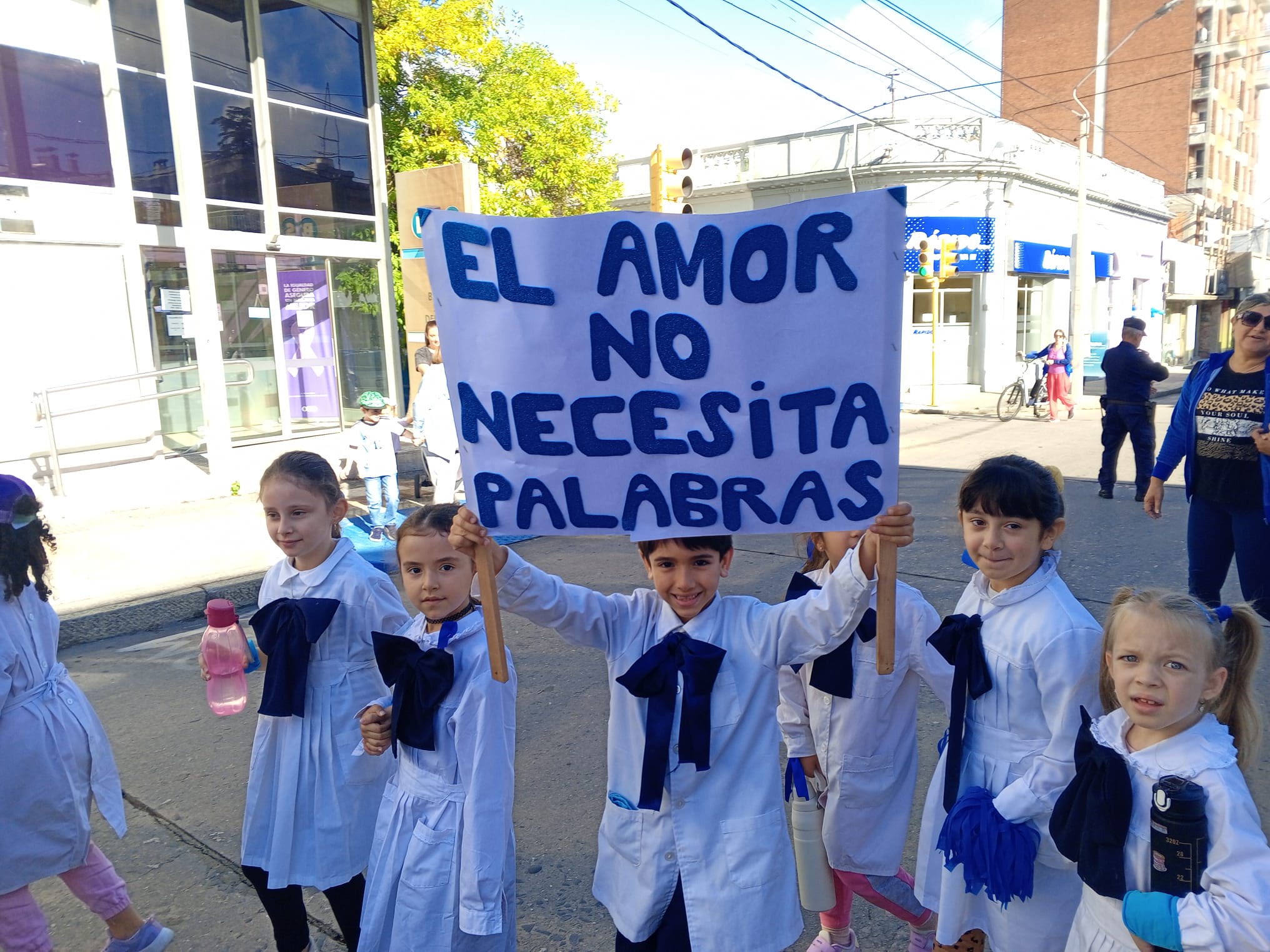 Marcha de RECREAR en el Mes del Autismo 2