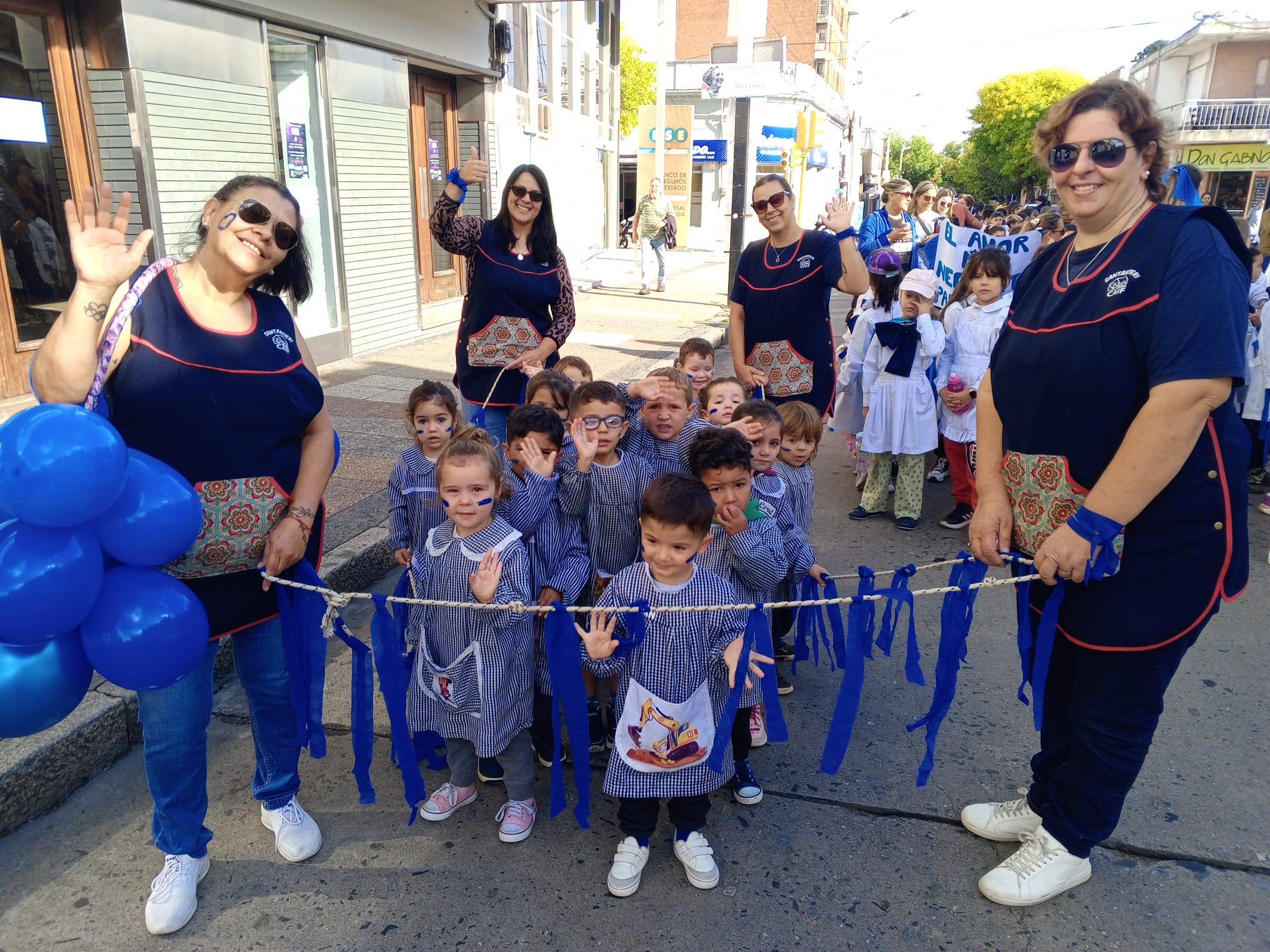 Marcha de RECREAR en el Mes del Autismo 3