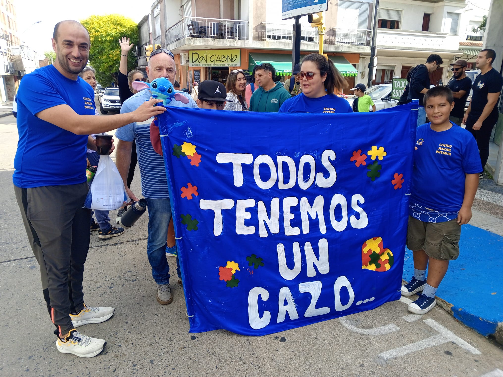 Marcha de RECREAR en el Mes del Autismo 4