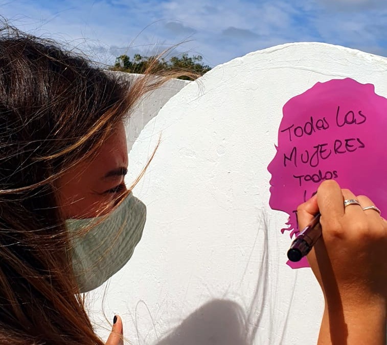 Mes de la mujer Se realizó intervención en las letras de Florida 3