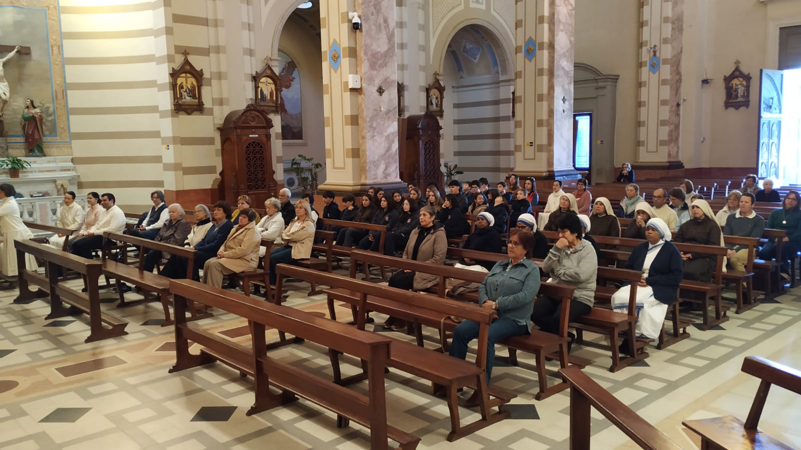 Misa por muerte del papa en la Catedral Basílica