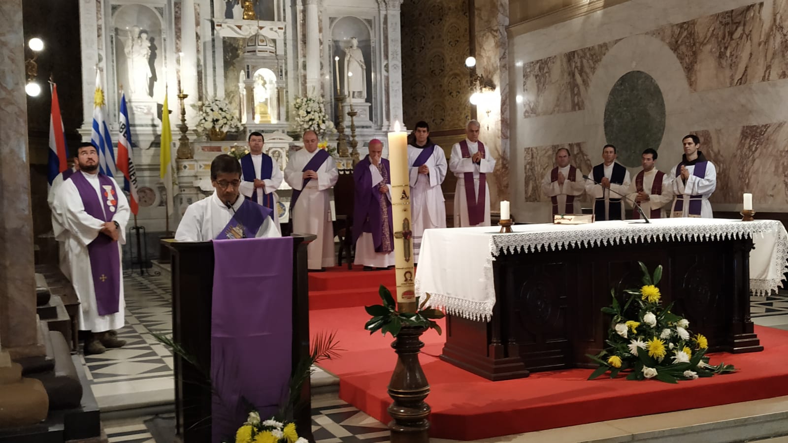 Misa por muerte del papa en la Catedral Basílica 2