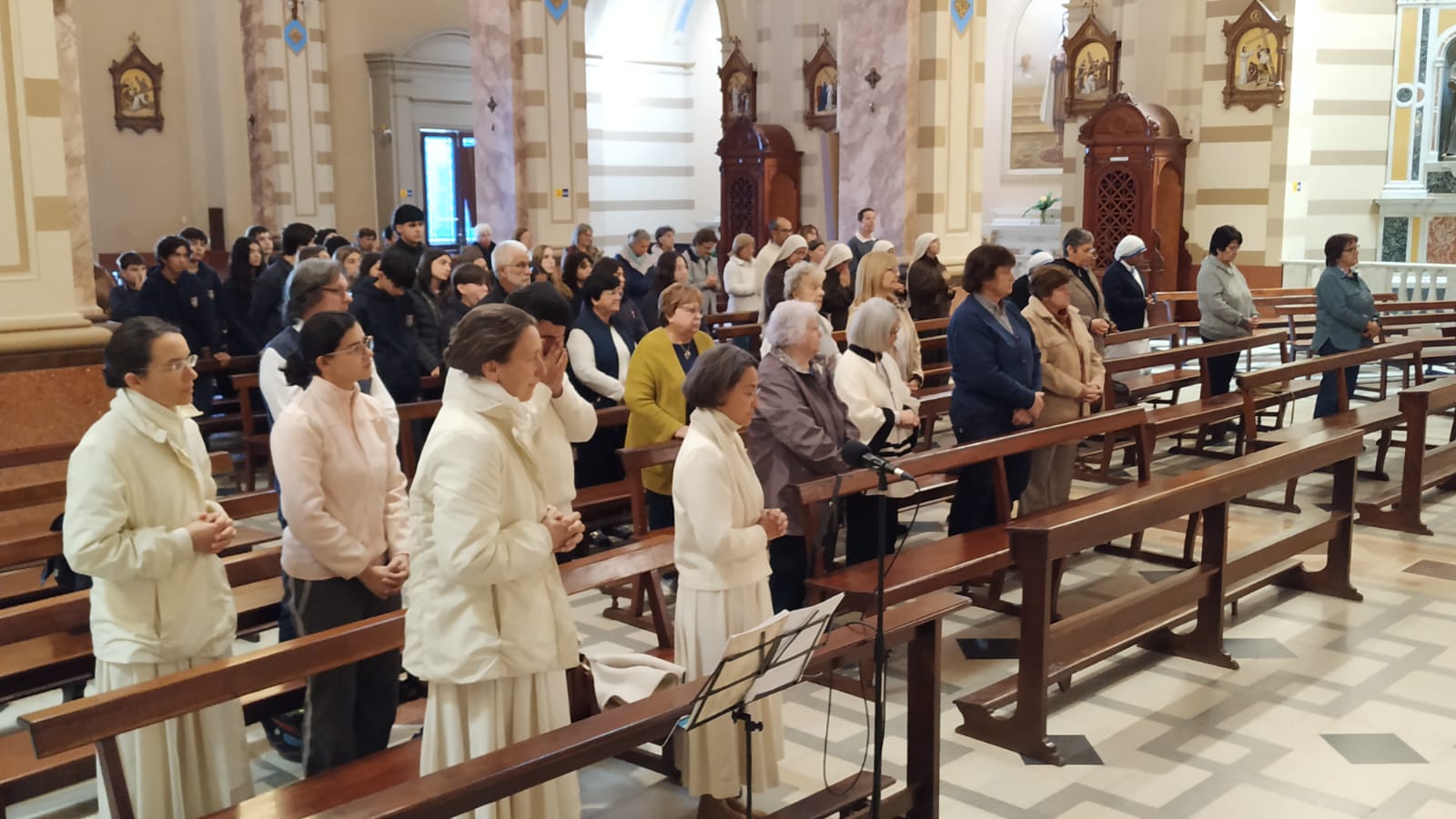 Misa por muerte del papa en la Catedral Basílica 3