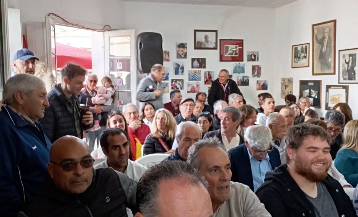 No a la fusión Colorados se reúnen en Florida