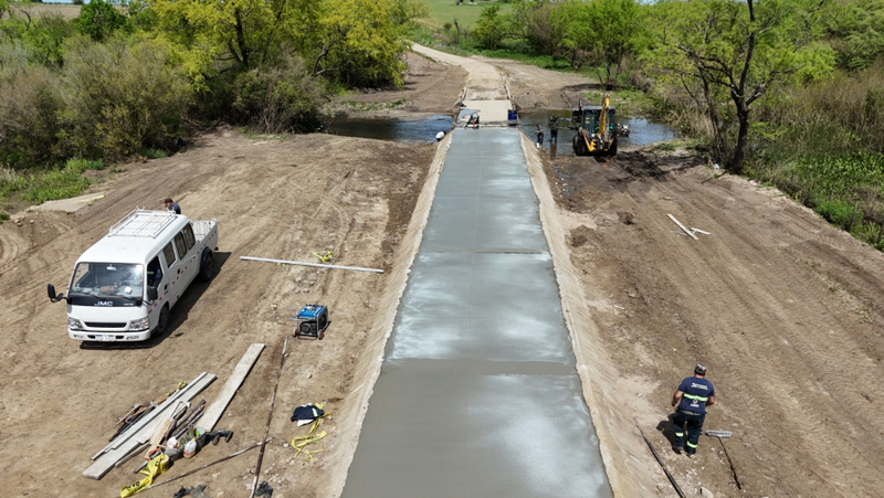 Obras en el acceso a la calzada sobre Arroyo Pintado1