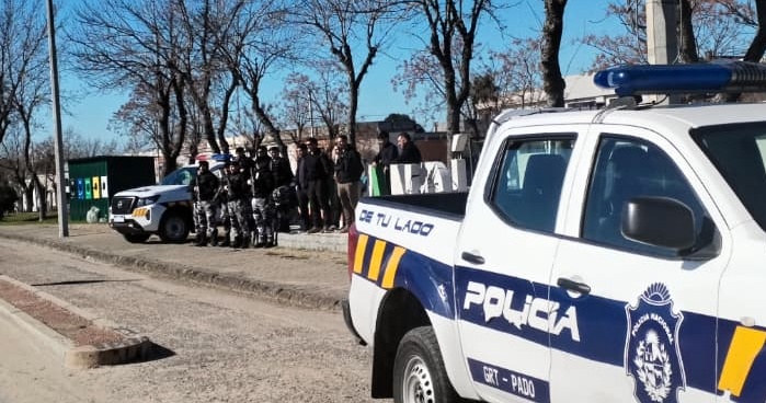 Operativo en Sarandí Grande allanamiento detención e incautación de vehículo