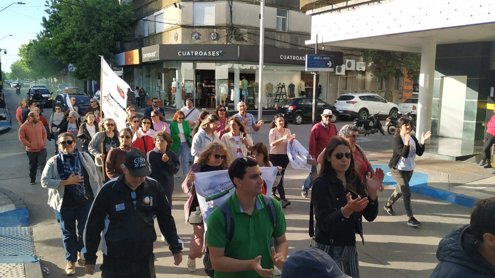 Reclamo de estudiantes y docentes del CERP 4