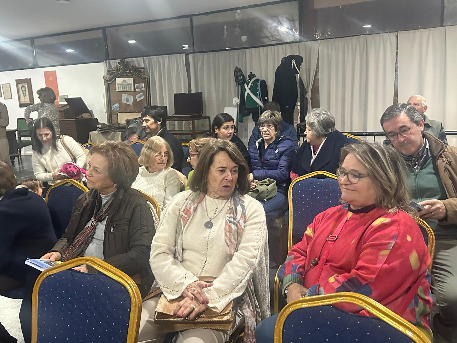 Se presentó el libro Acomodando las Garras 2