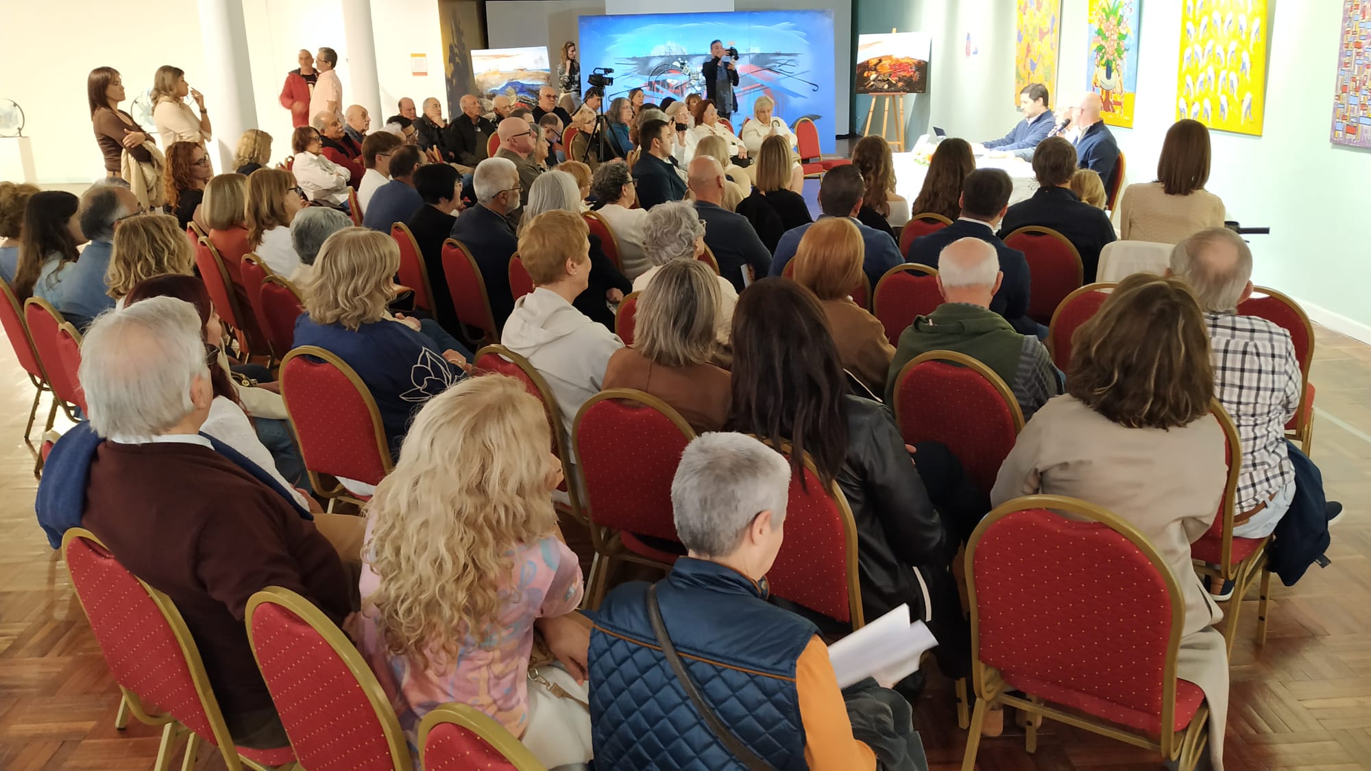 Se presentó el libro Más allá de las palabras de Hugo Riva 2