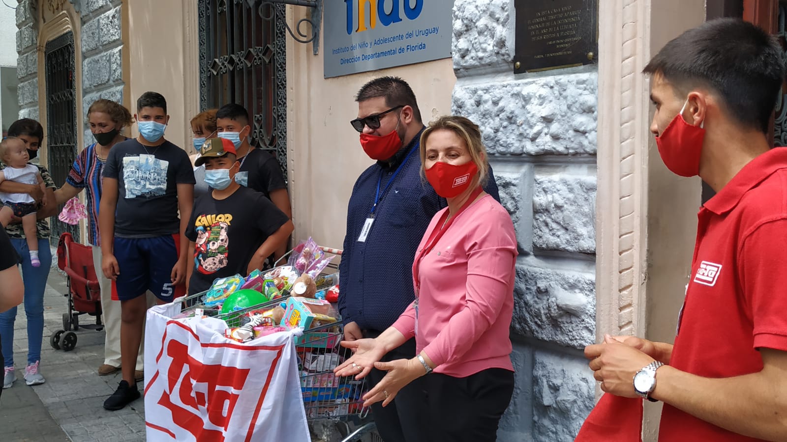 Ta Ta entregó juguetes a INAU Florida 4