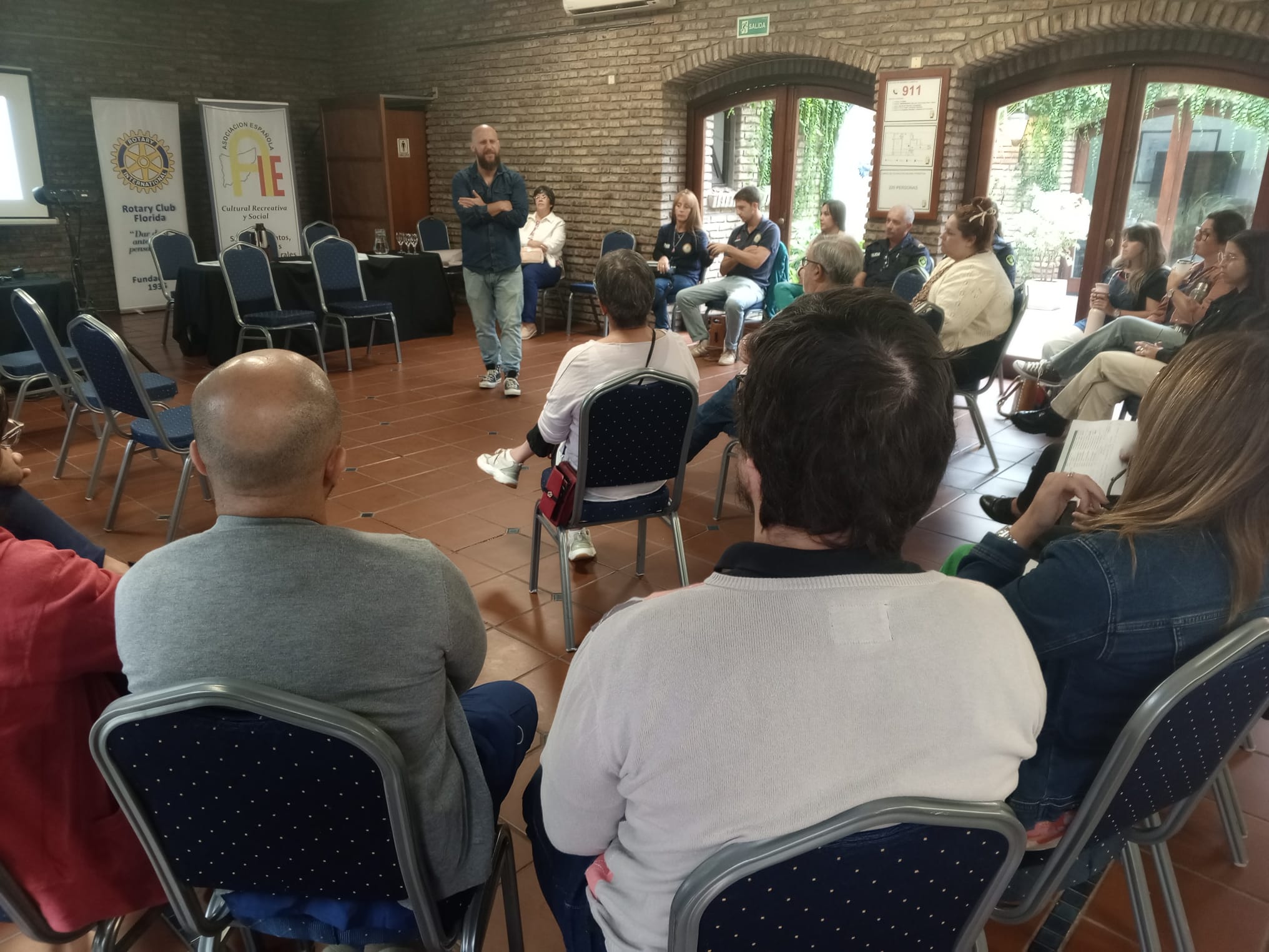 Taller de Salud Mental en la Asociación Española de Florida