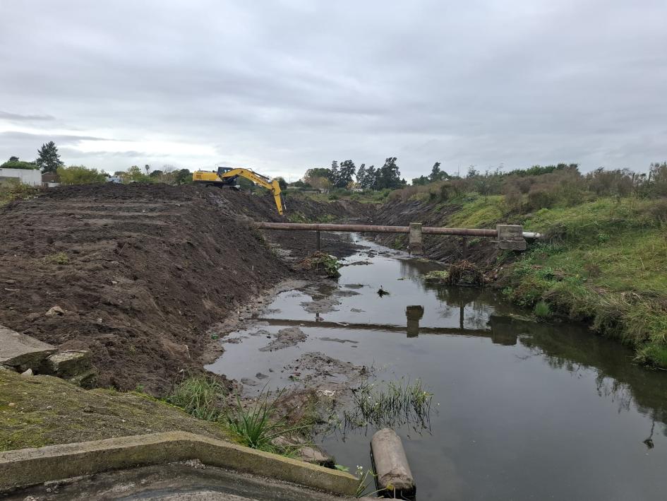 Trabajos de canalización del Arroyo Tomás González