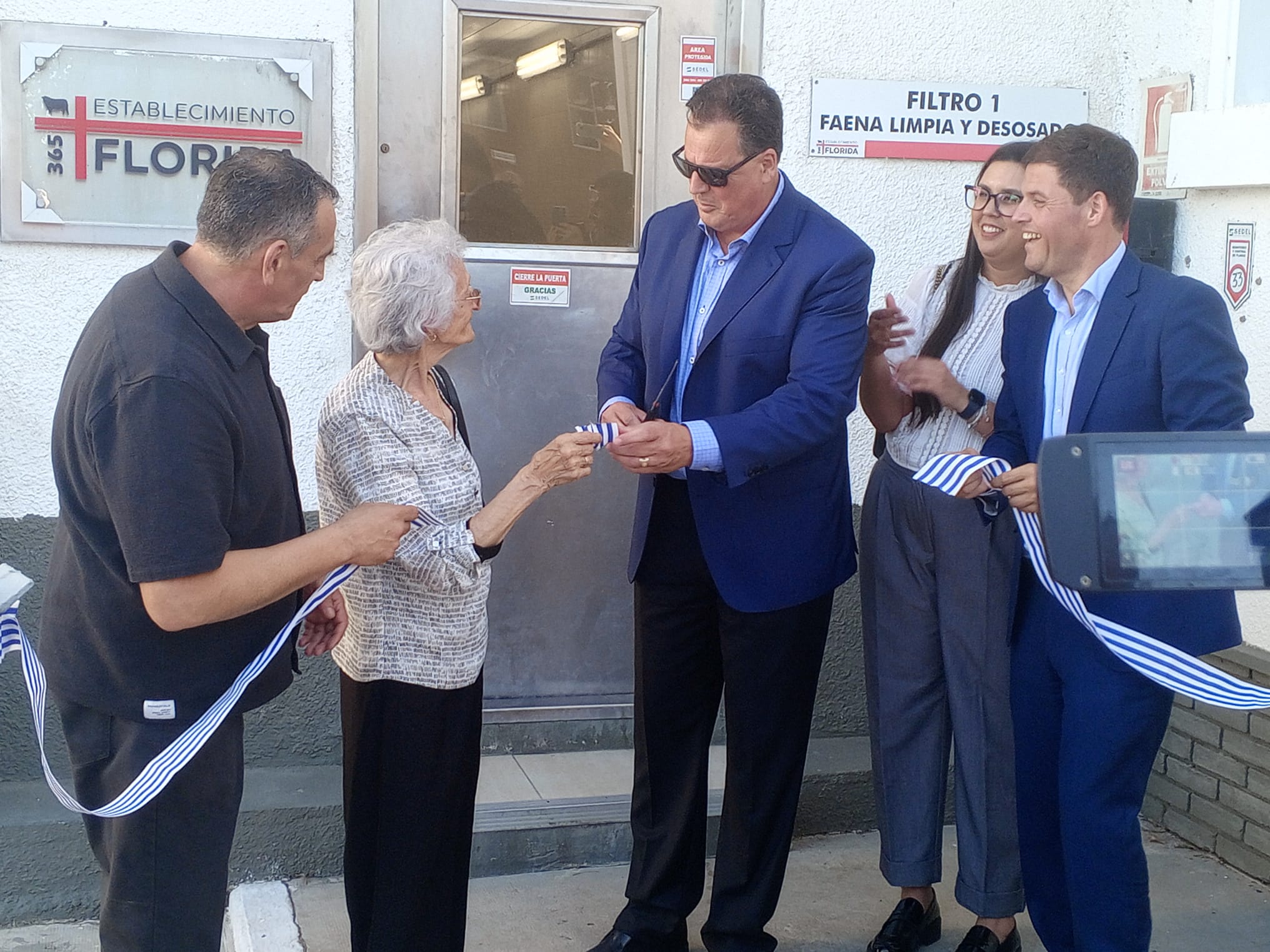 corte de cinta de Saturno Frigorifico Florida 4