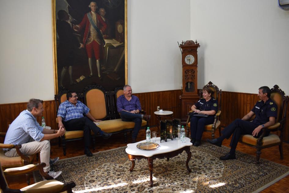 intendente con autoridades de jefatura