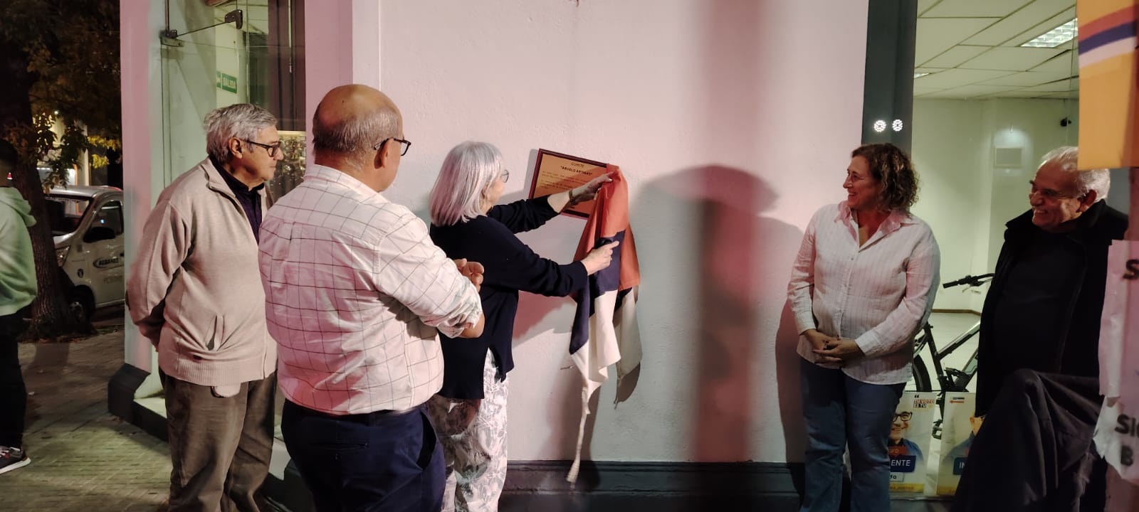 Álvaro Vega inauguró Comité de campaña 4