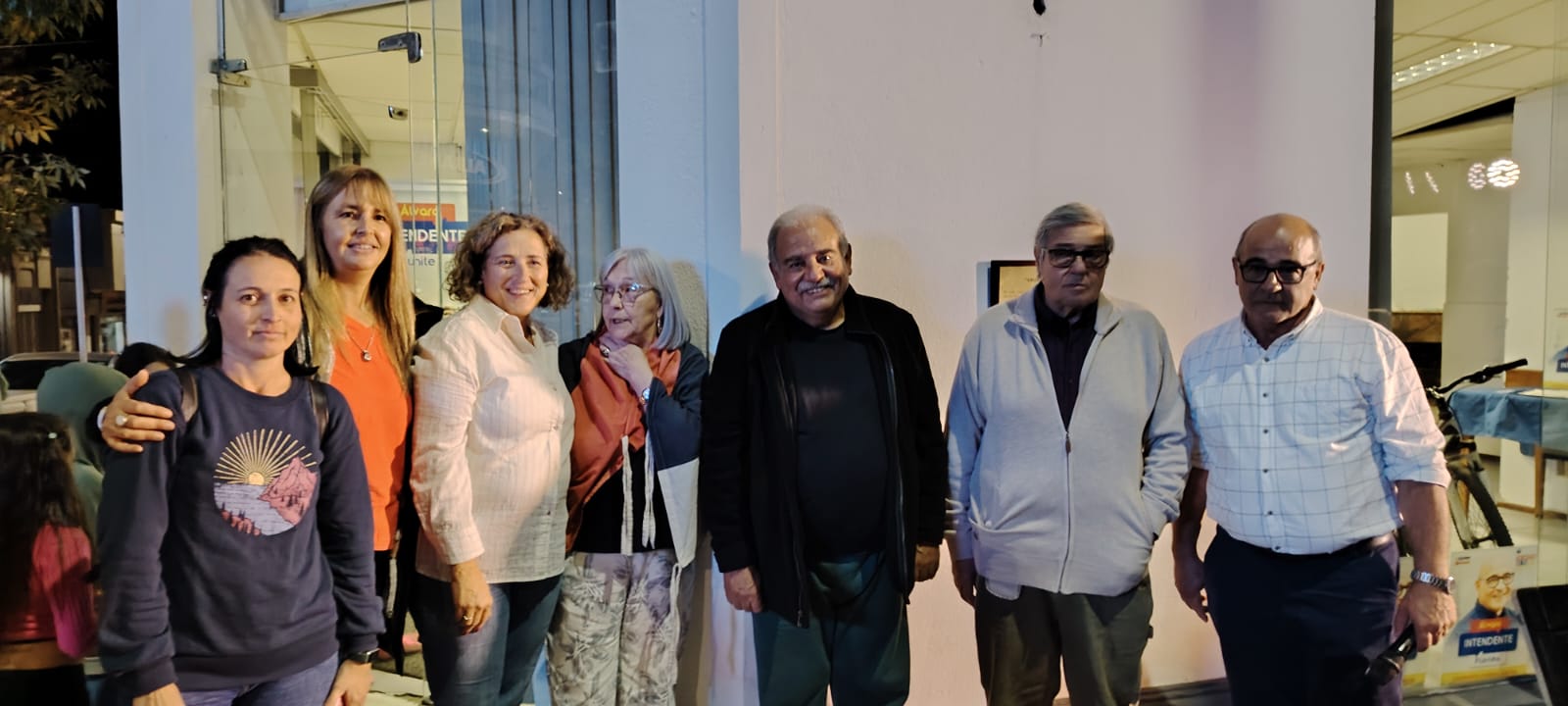 Álvaro Vega inauguró Comité de campaña 5