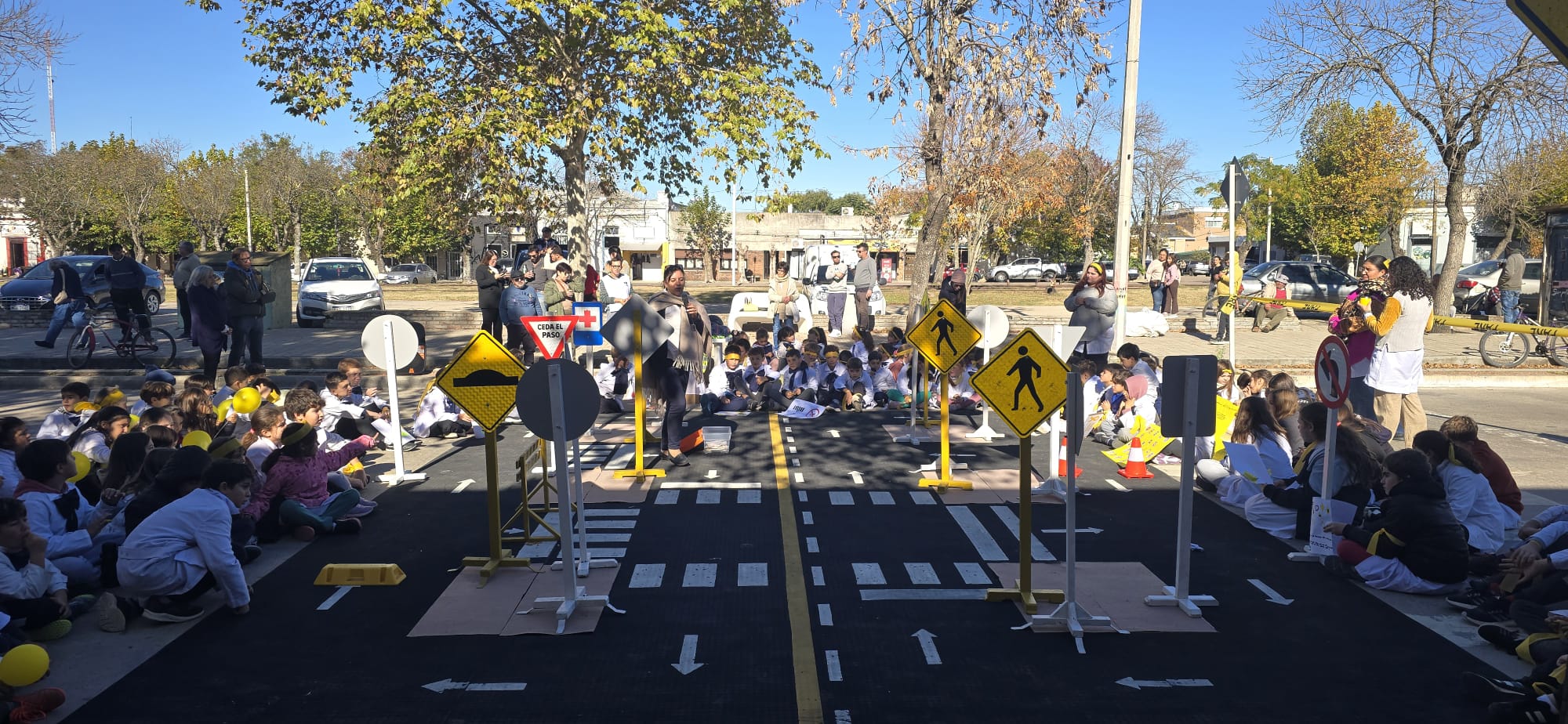 Mayo_Amarillo_Escuela_de_Tránsito_de_Florida_participó_de_actividad_en_Durazno.jpeg