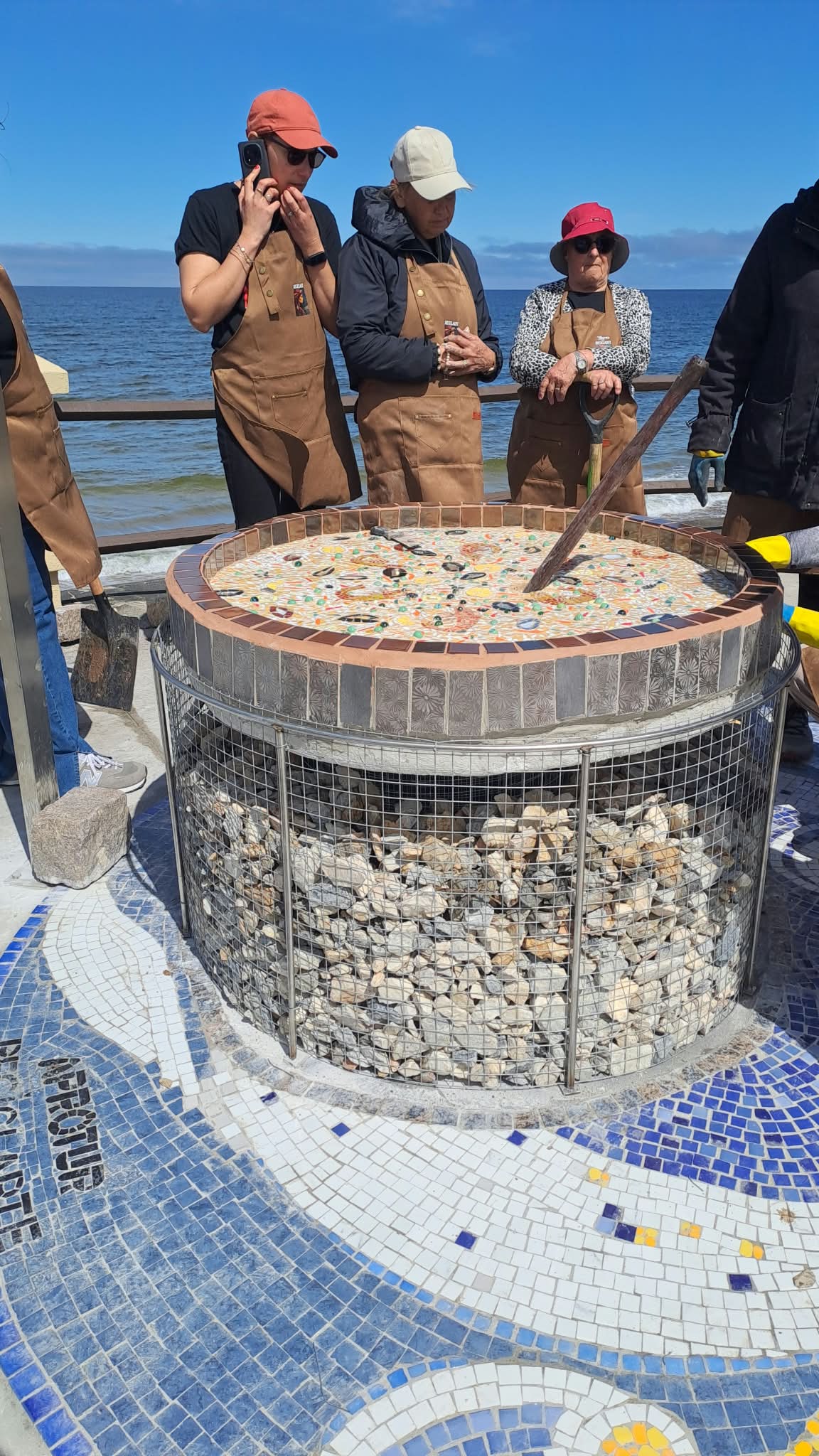 Se_inauguró_en_Piriápolis_una_obra_en_mosaico_realizada_por_el_grupo_floridense_Reciclarte_3.jpeg