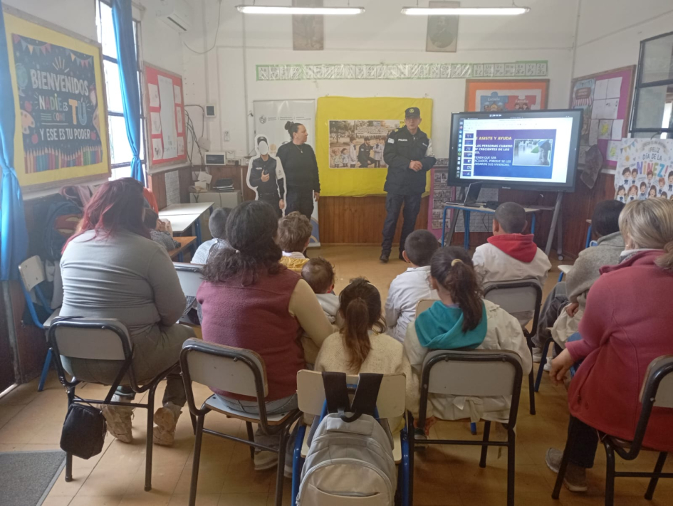 Taller_Mi_Policía_en_Escuela_Rural_N61.jpg